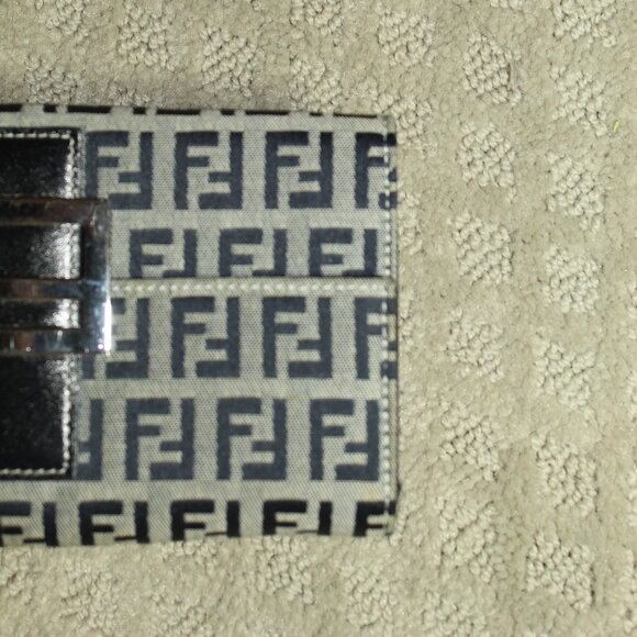 Fendi Gray Zucca Monogram Card Holder Inner Pocket Snap Clutch Baguette - Picture 13 of 15